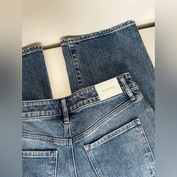 Express Relaxed Straight Leg Low Rise Distress Ripped Blue Jeans Women’s size 2R - Picture 12 of 13